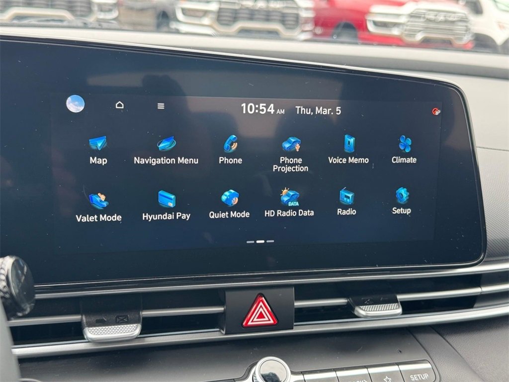 Used 2025 Hyundai Elantra Limited image 24