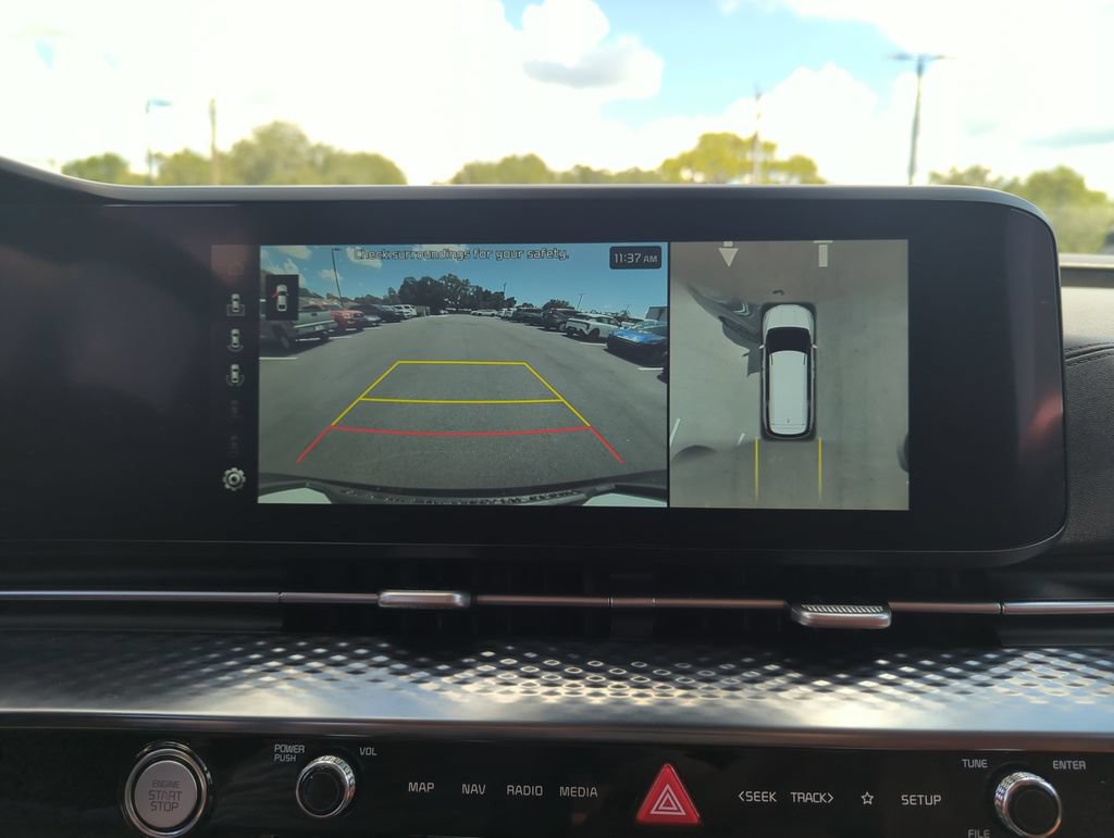 Used 2023 Kia Carnival SX Prestige FWD image 25