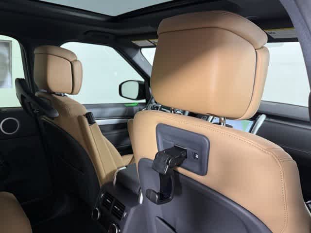 Used 2026 Land Rover Discovery Dynamic SE AWD/4WD image 27