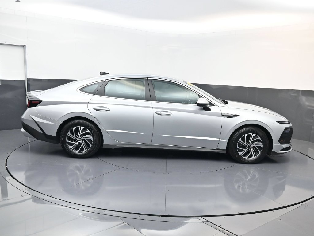 Certified 2026 Hyundai Sonata Blue FWD image 3