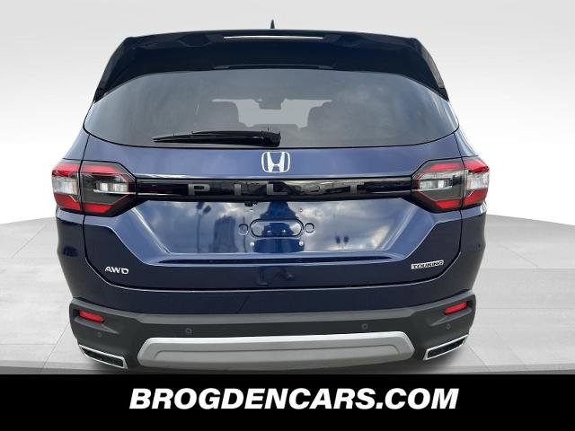 New 2025 Honda Pilot Touring image 7