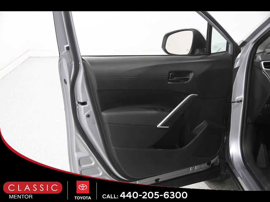 Certified 2022 Toyota Corolla Cross LE AWD/4WD image 4