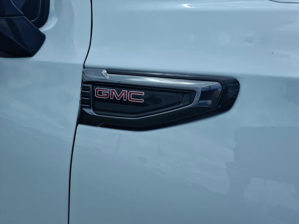 New 2026 GMC Yukon XL AT4 AWD/4WD image 10