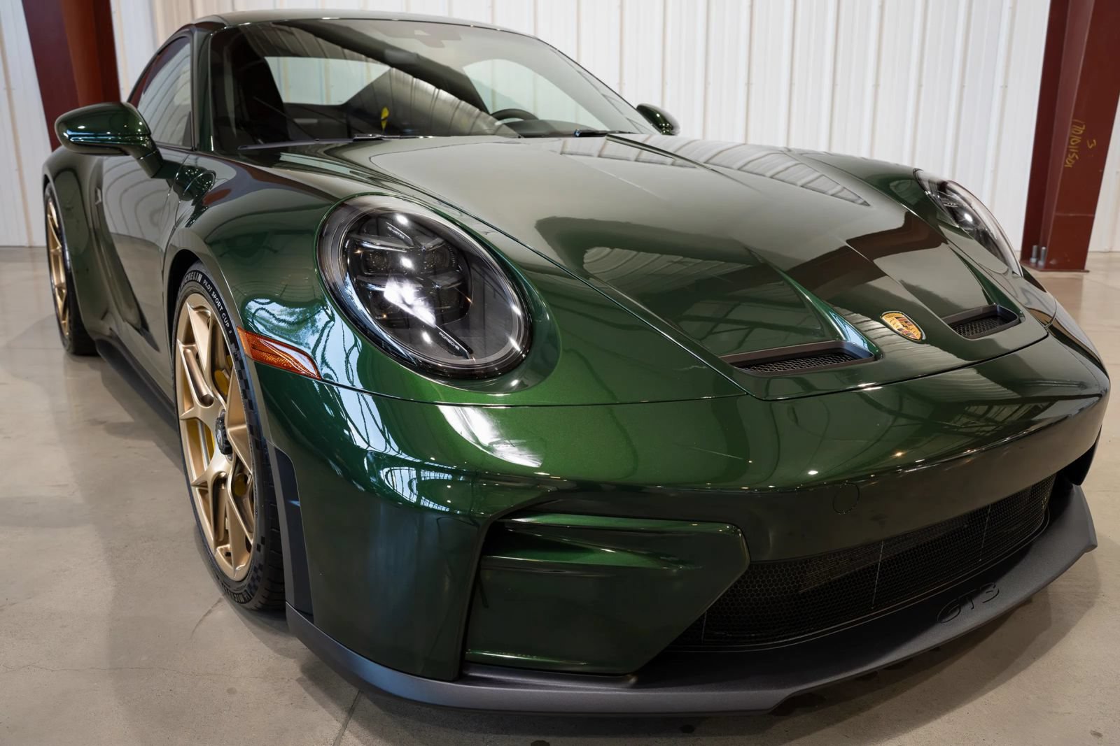 Used 2025 Porsche 911 GT3 RWD image 3