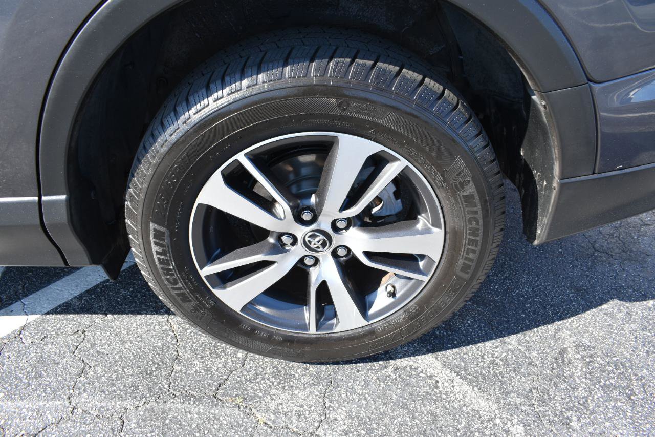 Used 2016 Toyota RAV4 XLE FWD image 11