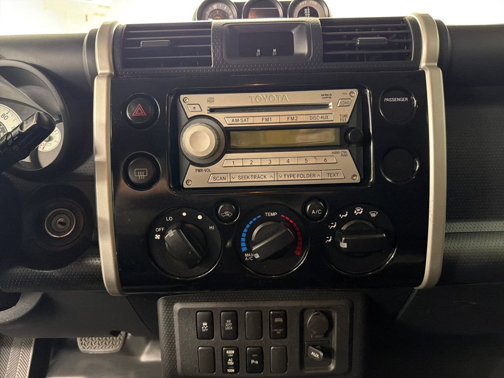 Used 2009 Toyota FJ Cruiser 2WD image 19
