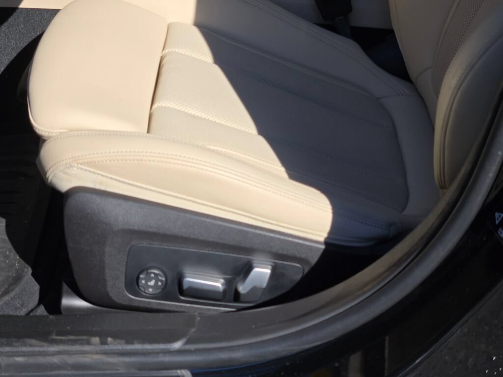 Used 2023 BMW 330i xDrive Sedan w/ Driving Assistance Package AWD/4WD image 29
