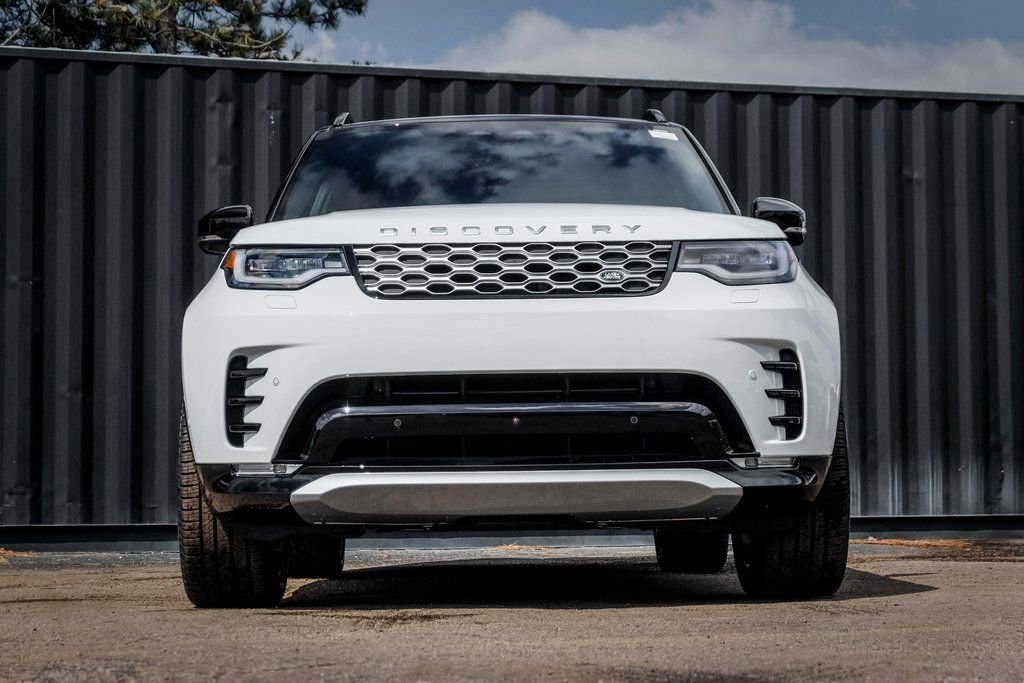 Used 2025 Land Rover Discovery Metropolitan Edition AWD/4WD image 5