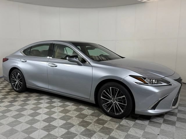 Used 2025 Lexus ES 350 w/ Premium Package FWD image 11