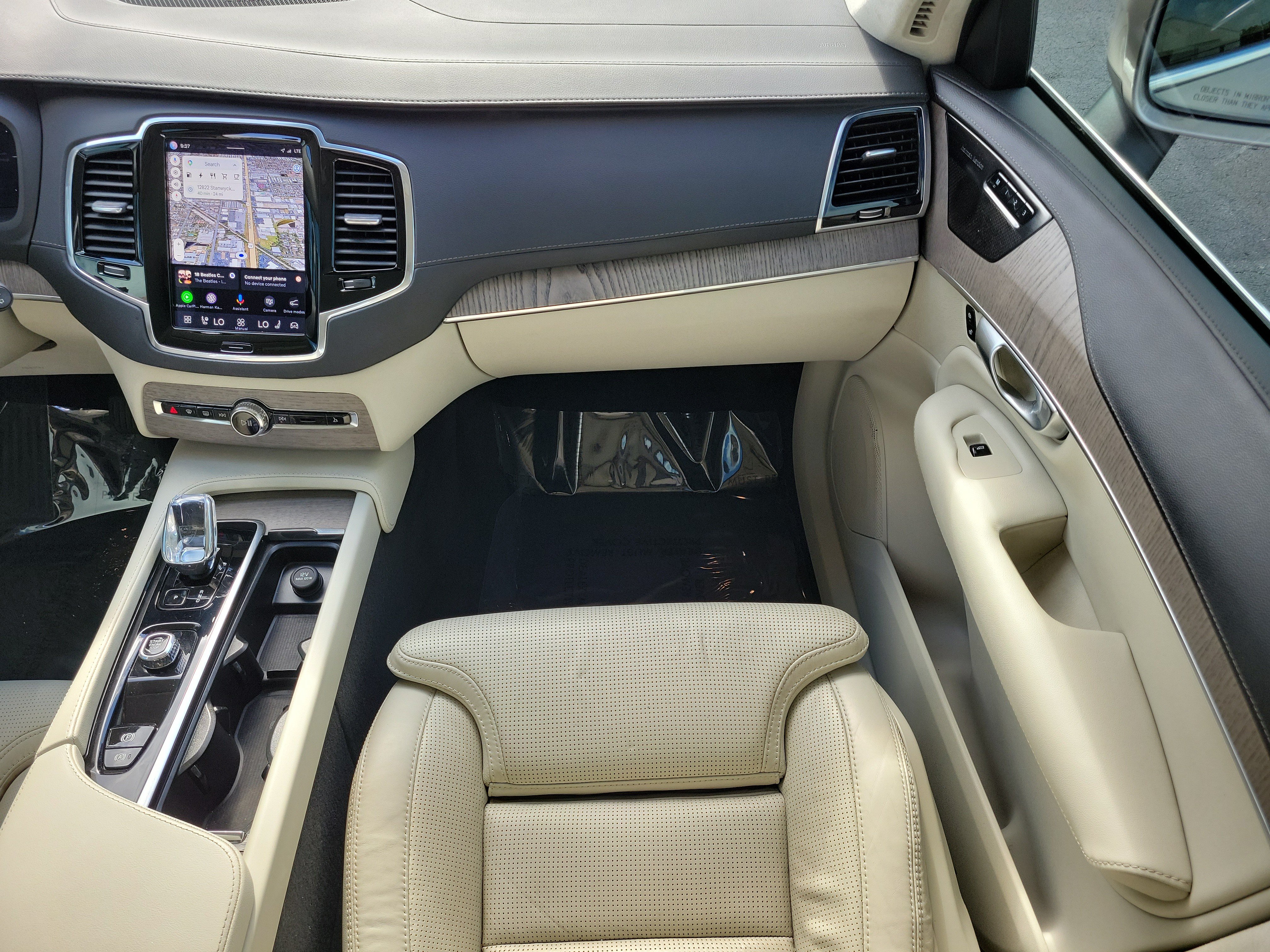 Used 2023 Volvo XC90 T8 Ultimate w/ Lounge Package AWD/4WD image 16