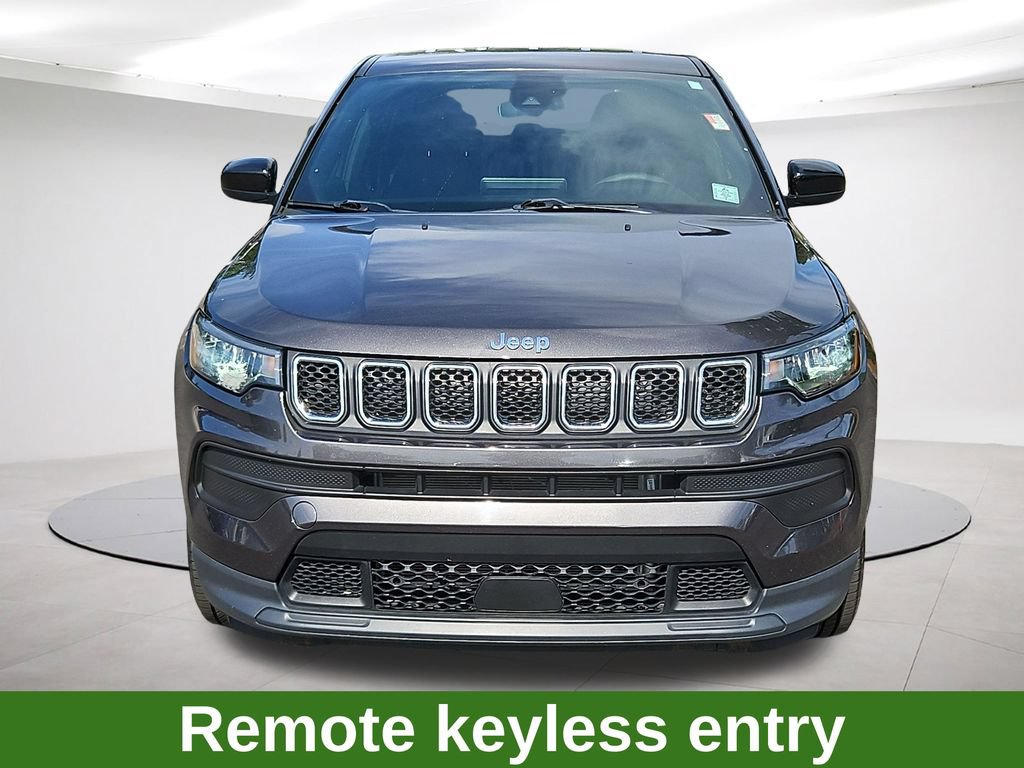 Used 2023 Jeep Compass Sport AWD/4WD image 2