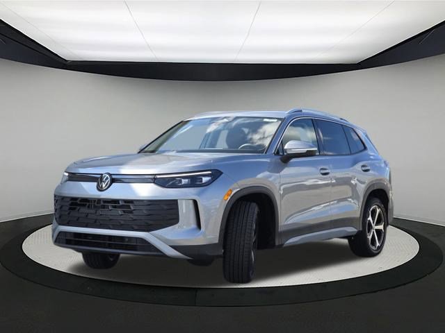 New 2025 Volkswagen Tiguan SE image 3