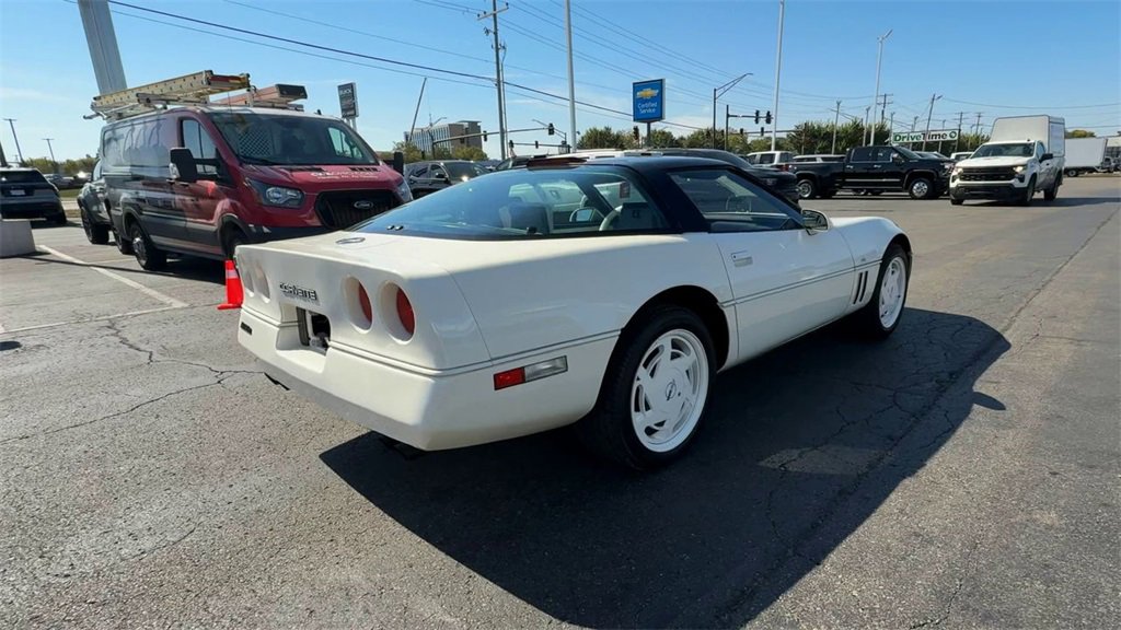 Used 1988 Chevrolet Corvette Coupe image 8
