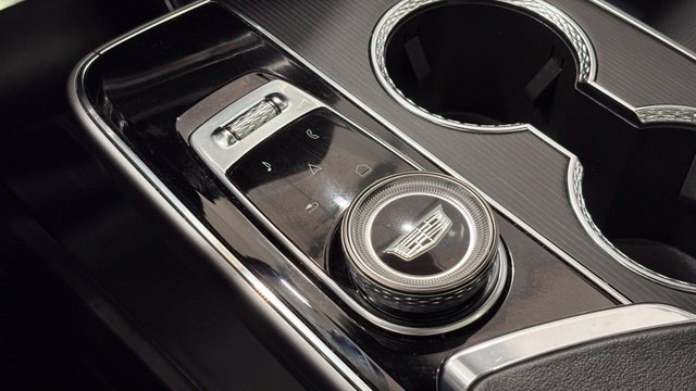 Used 2025 Cadillac Lyriq Luxury AWD/4WD image 41