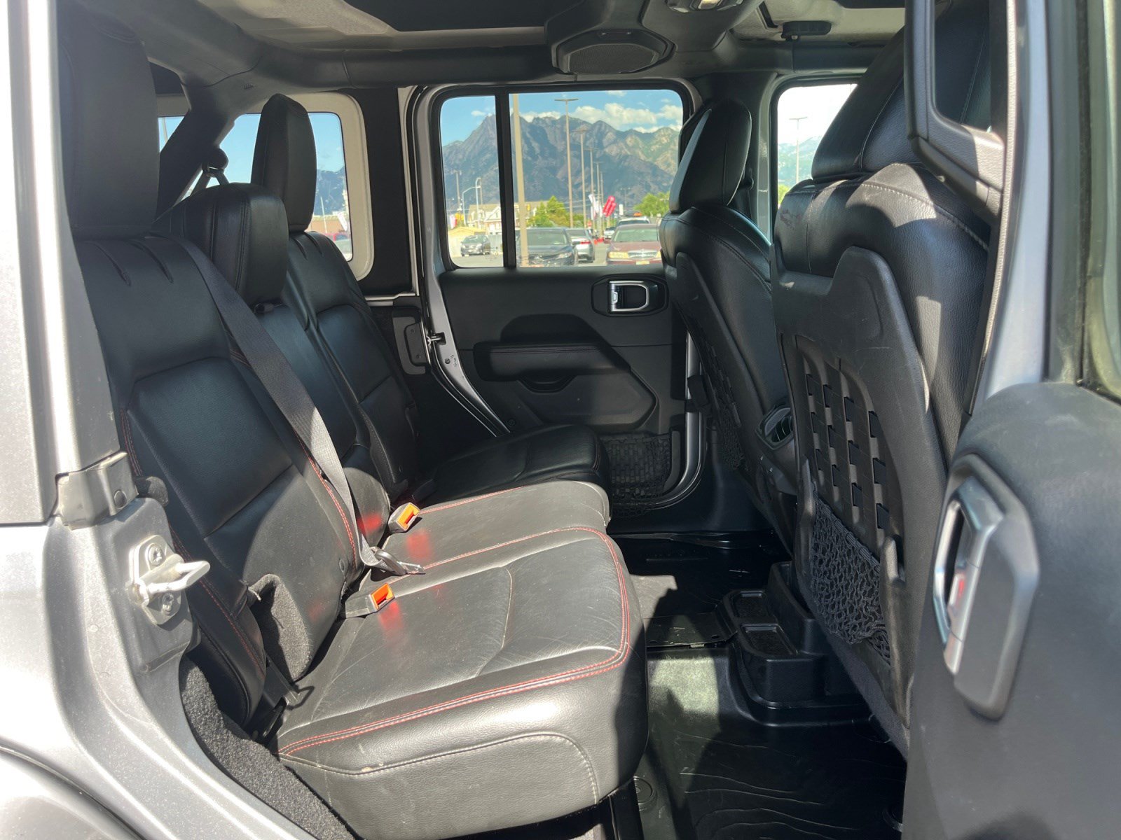 Used 2018 Jeep Wrangler Unlimited Rubicon AWD/4WD image 16