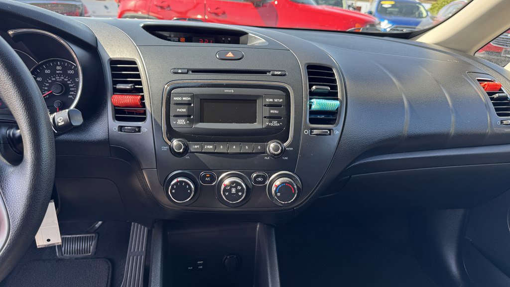Used 2017 Kia Forte LX FWD image 19