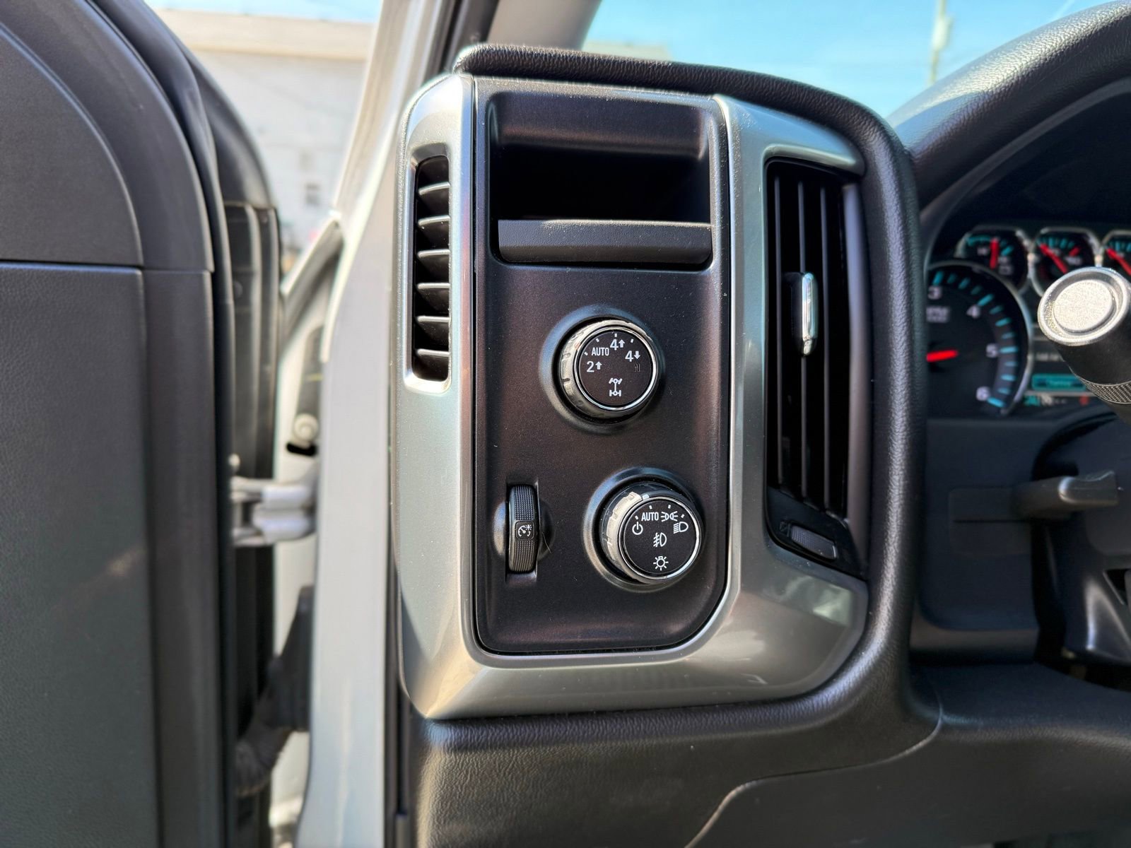 Used 2016 Chevrolet Silverado 1500 LT w/ All Star Edition image 10