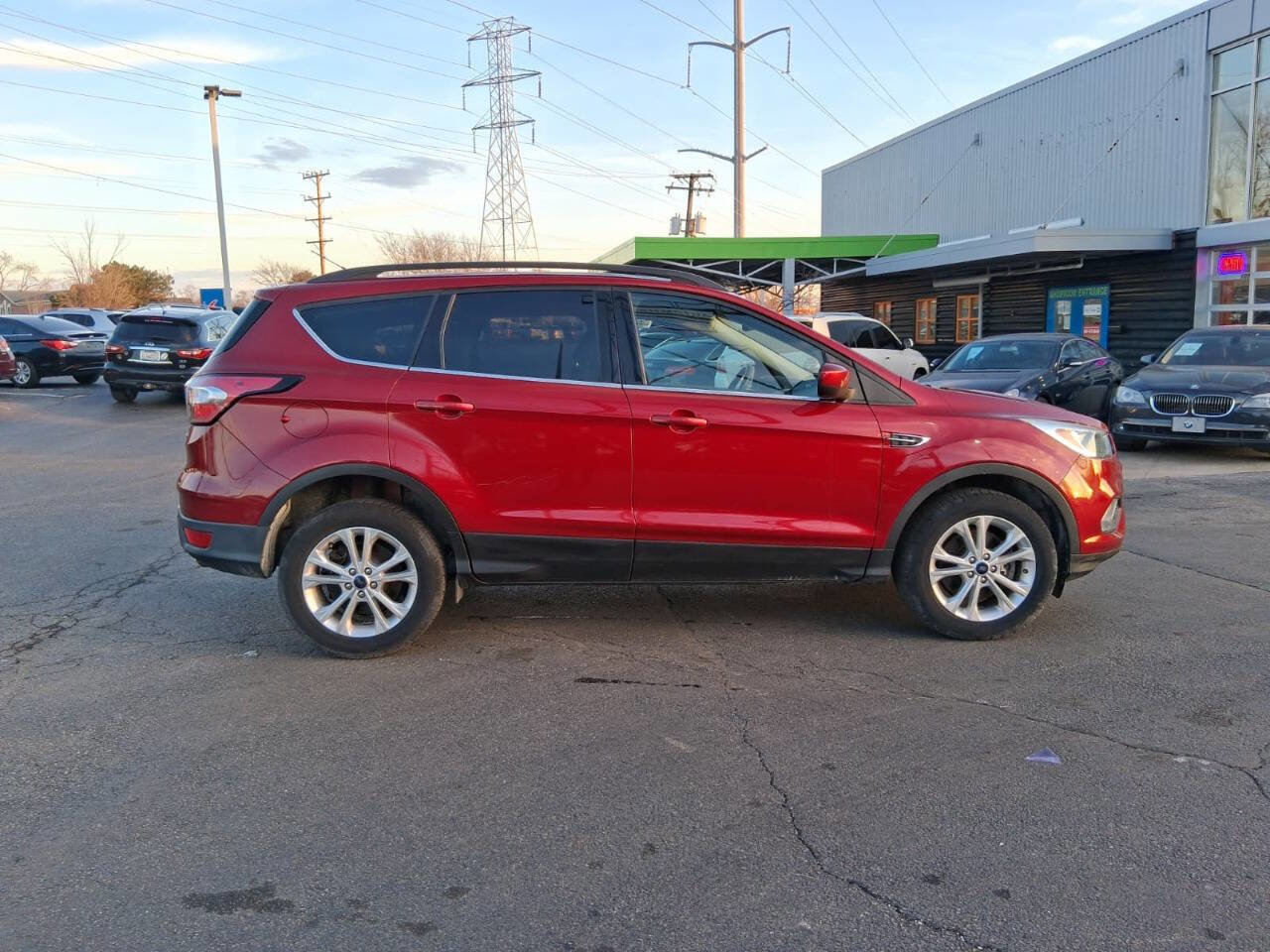 Used 2018 Ford Escape SE w/ Ford Safe & Smart Package image 4
