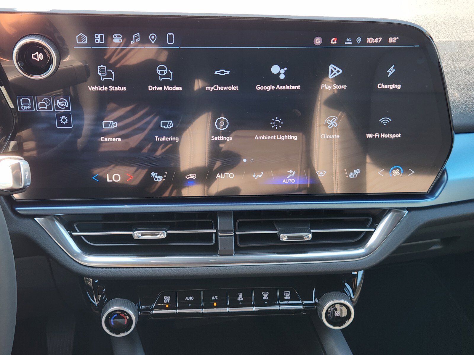 New 2026 Chevrolet Equinox EV LT AWD/4WD image 14