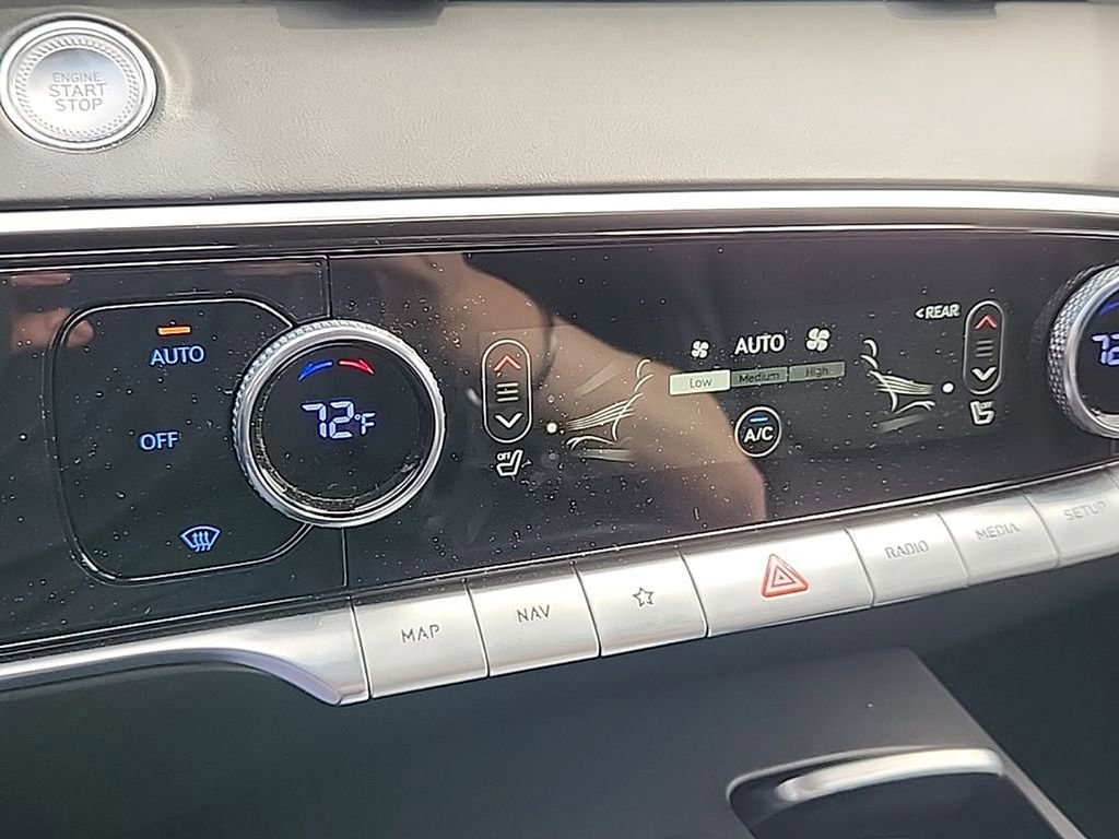 Used 2023 Genesis GV70 2.5T image 13