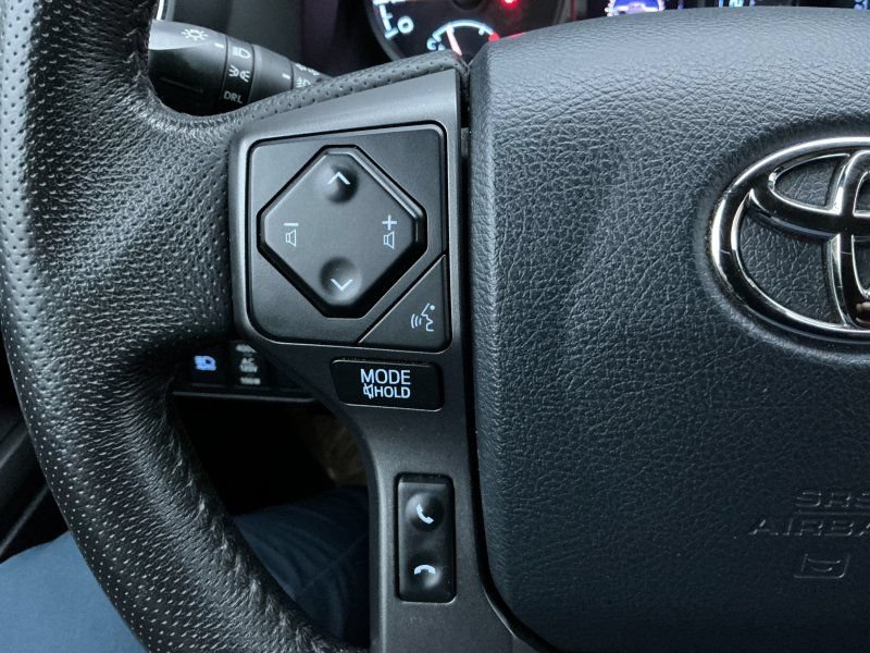 Used 2020 Toyota Tacoma TRD Off-Road AWD/4WD image 18