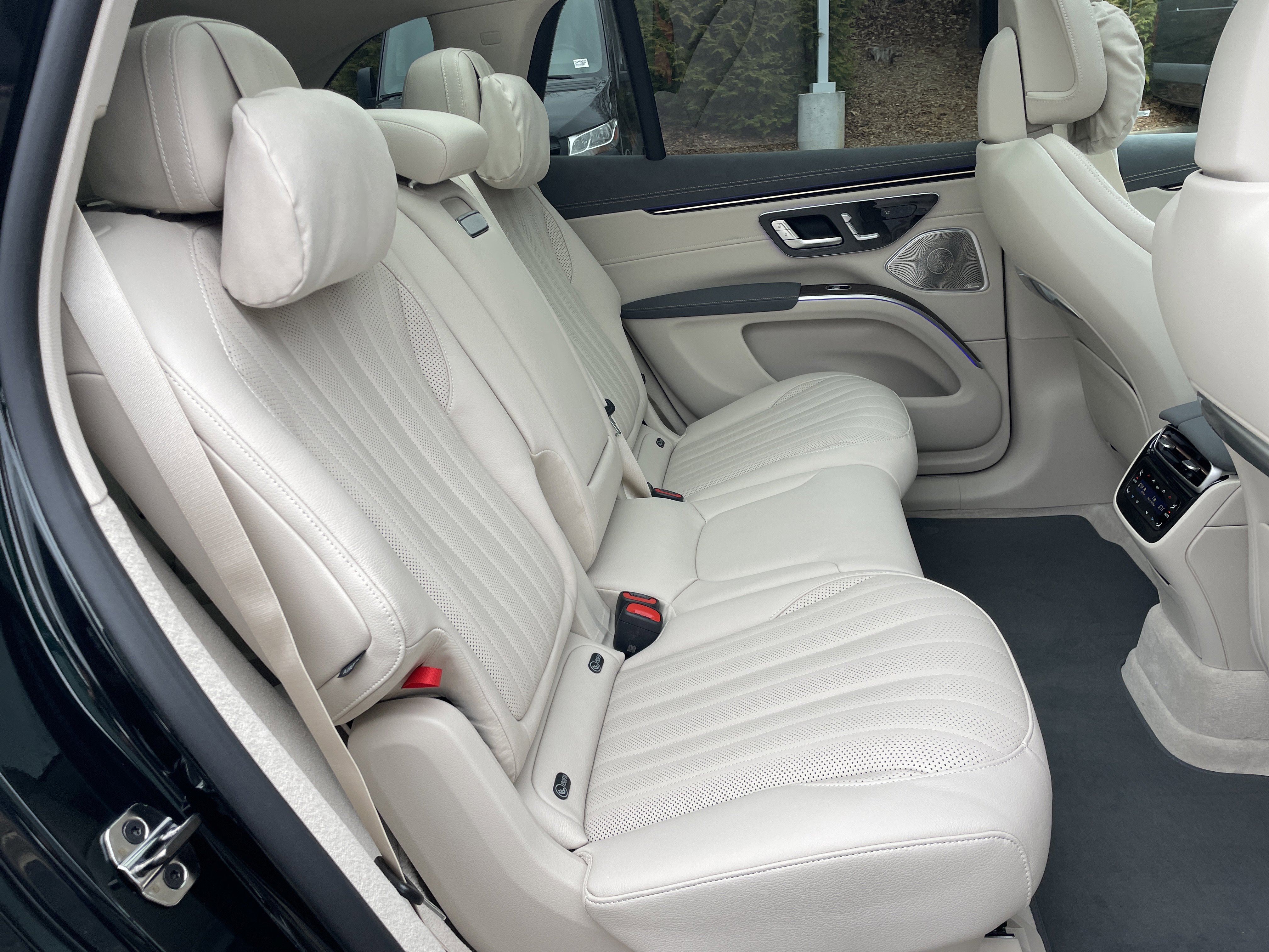 New 2026 Mercedes-Benz EQS 400 4MATIC SUV image 44