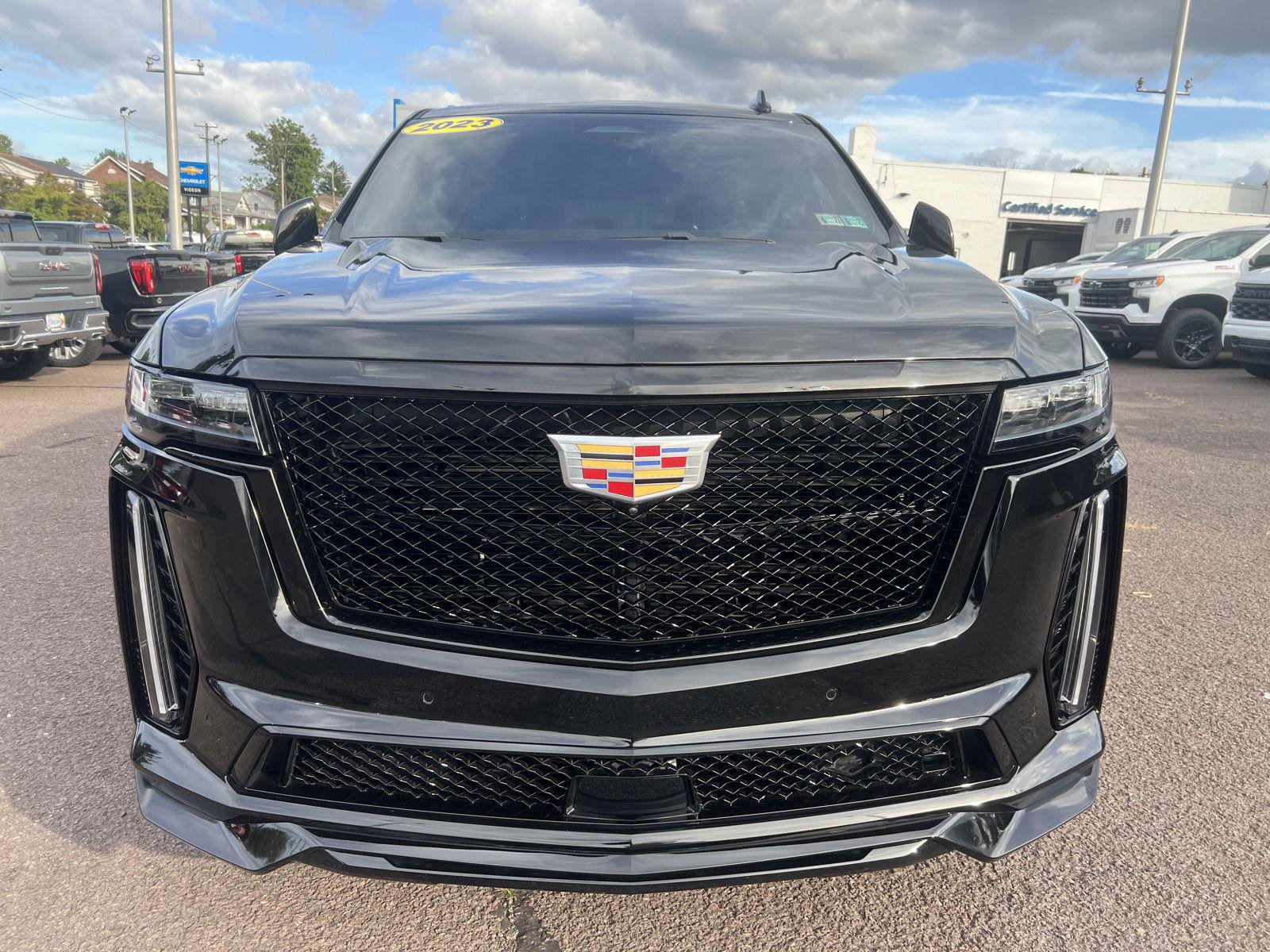 Used 2023 Cadillac Escalade V AWD/4WD image 2