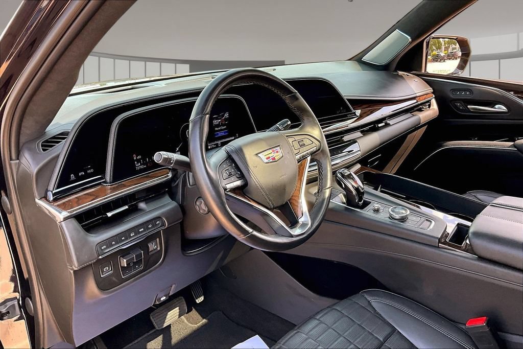 Used 2023 Cadillac Escalade Premium Luxury Platinum AWD/4WD image 13