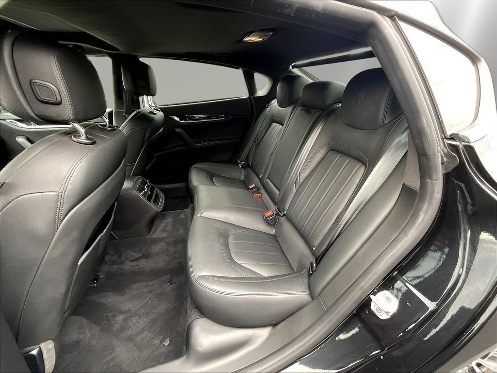 Used 2022 Maserati Quattroporte Modena RWD image 22