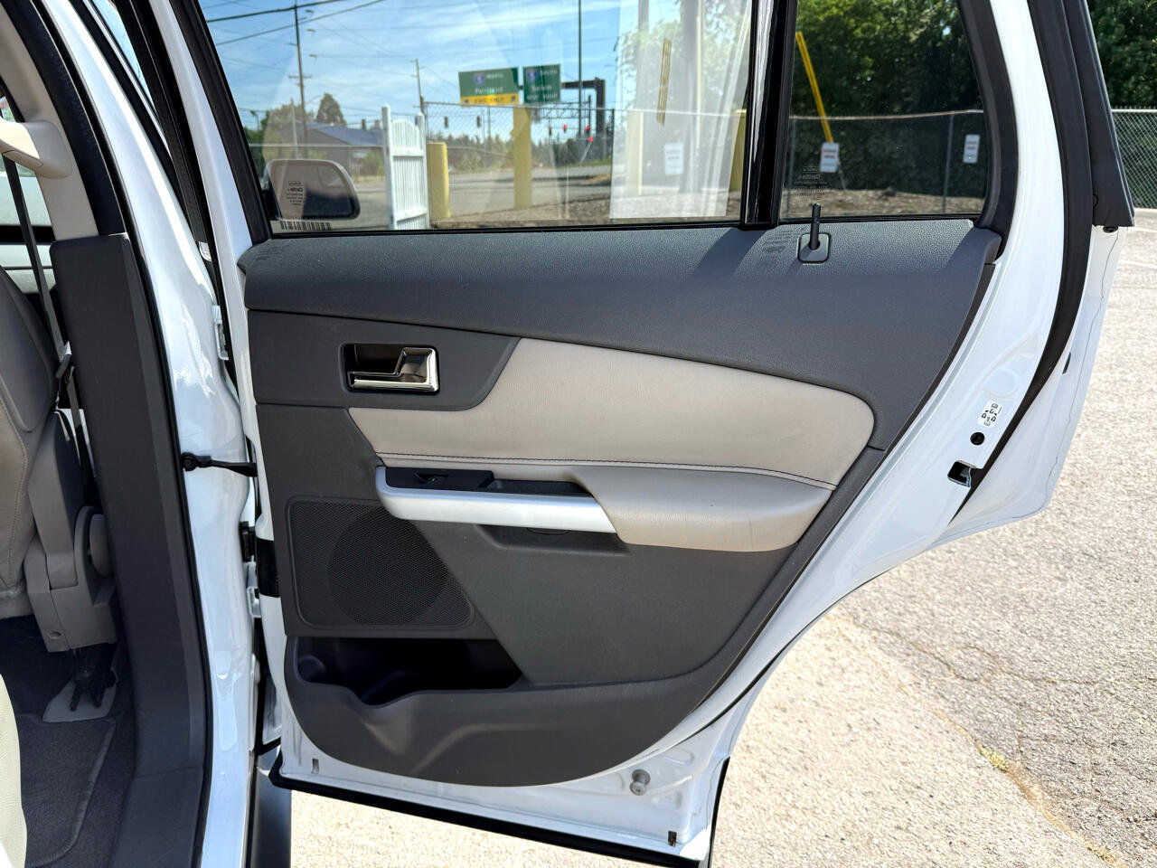 Used 2014 Ford Edge SEL w/ Equipment Group 205A image 17