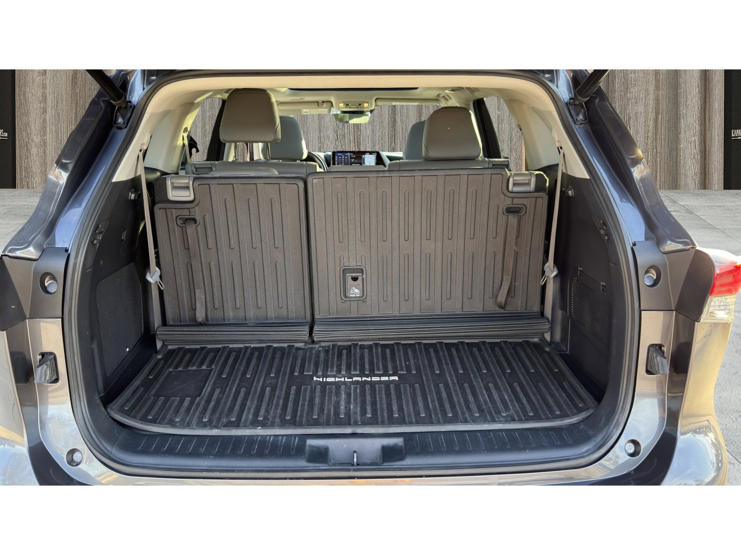 Used 2021 Toyota Highlander Platinum image 31