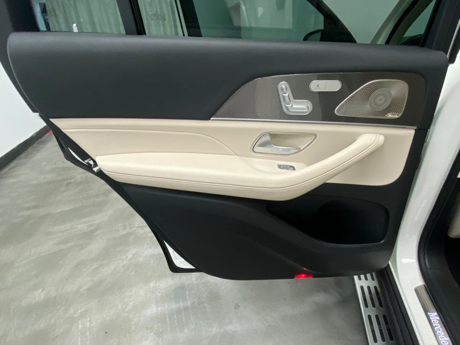 Used 2023 Mercedes-Benz GLS 450 4MATIC image 45
