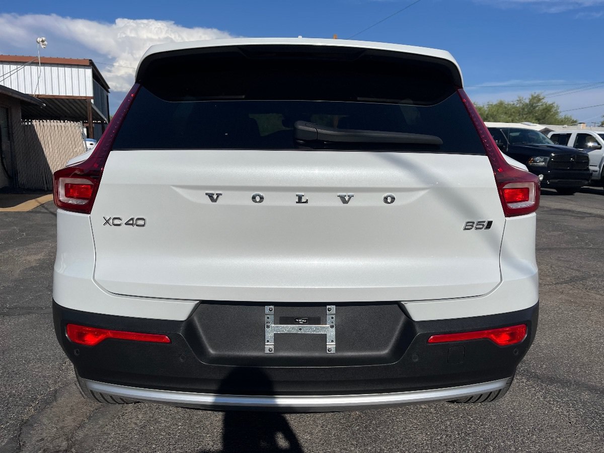 Used 2023 Volvo XC40 B5 Plus AWD/4WD image 6