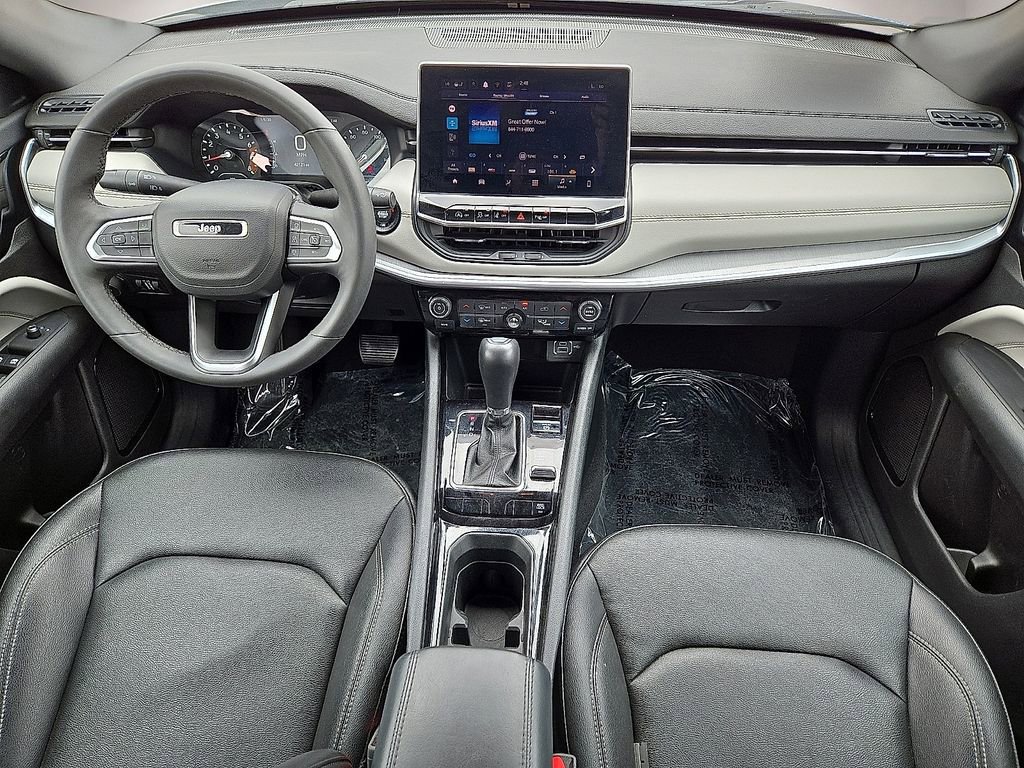Used 2025 Jeep Compass Limited AWD/4WD image 17