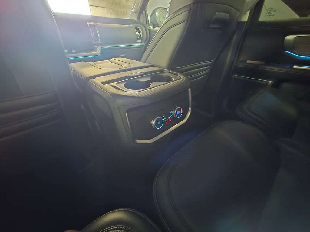 Used 2025 Ford Expedition Max Platinum image 19