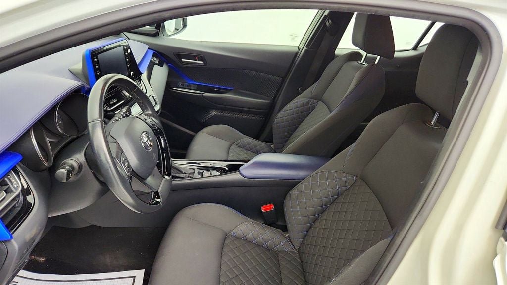 Used 2021 Toyota C-HR XLE FWD image 36
