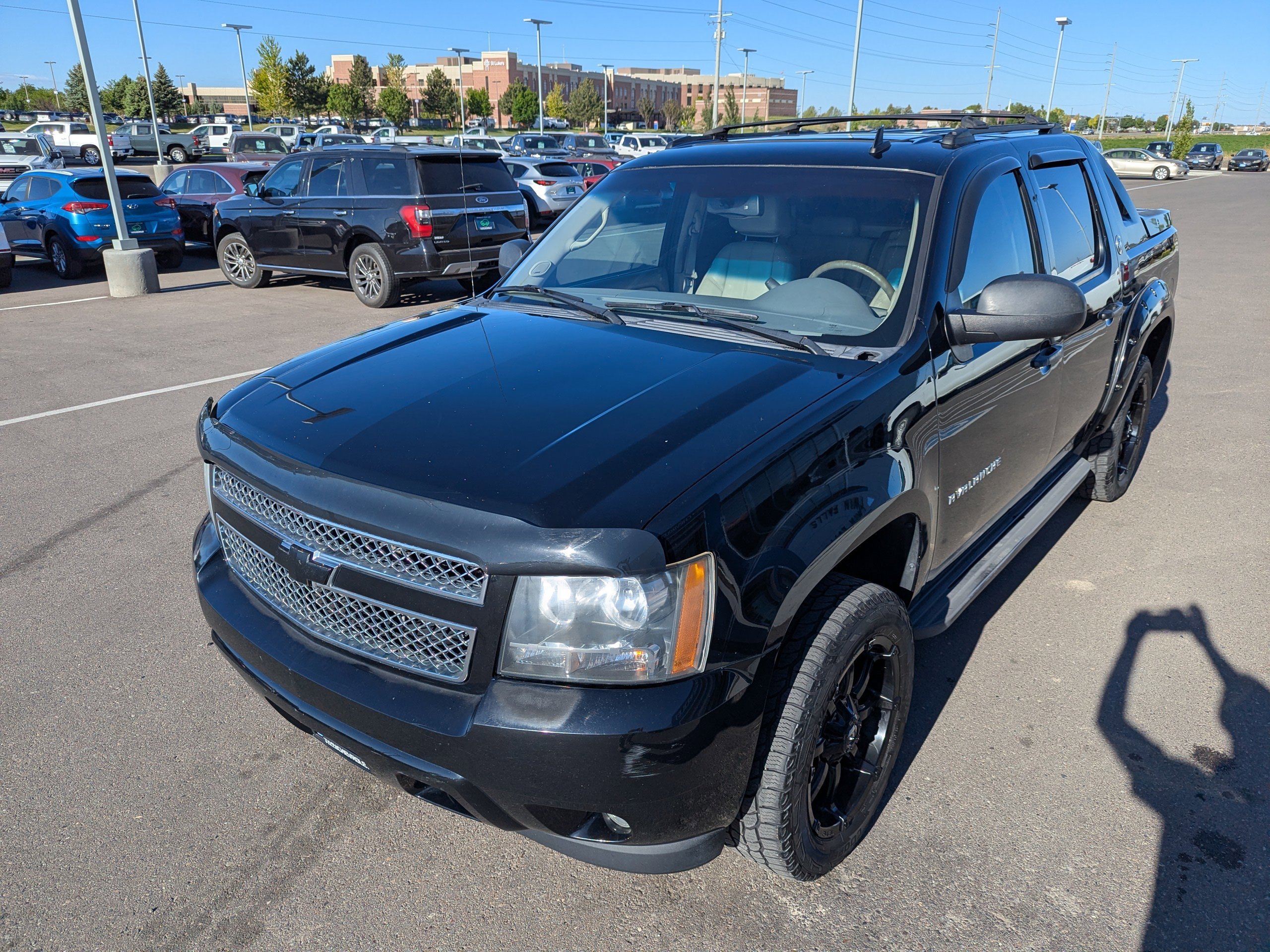 Used 2013 Chevrolet Avalanche LT w/ All-Star Edition AWD/4WD image 8