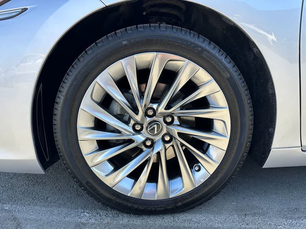Used 2020 Lexus ES 350 w/ Luxury Package image 8
