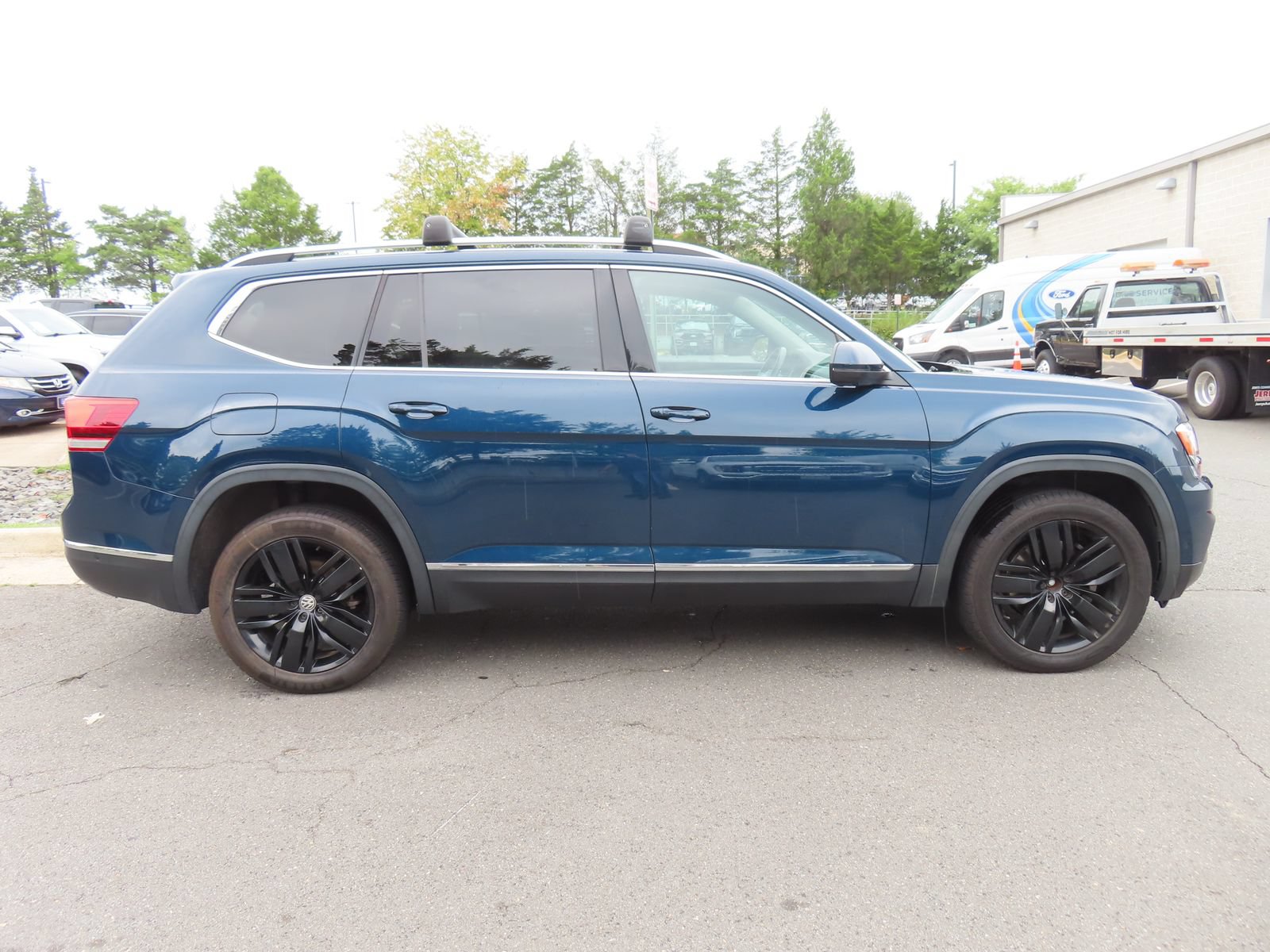 Used 2019 Volkswagen Atlas SEL Premium AWD/4WD image 4