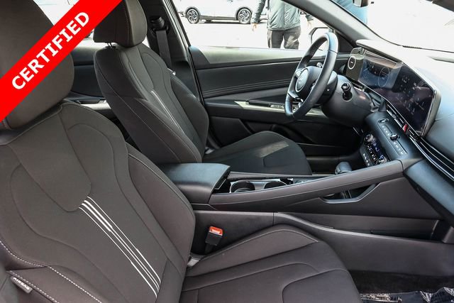 Certified 2025 Hyundai Elantra SEL FWD image 19