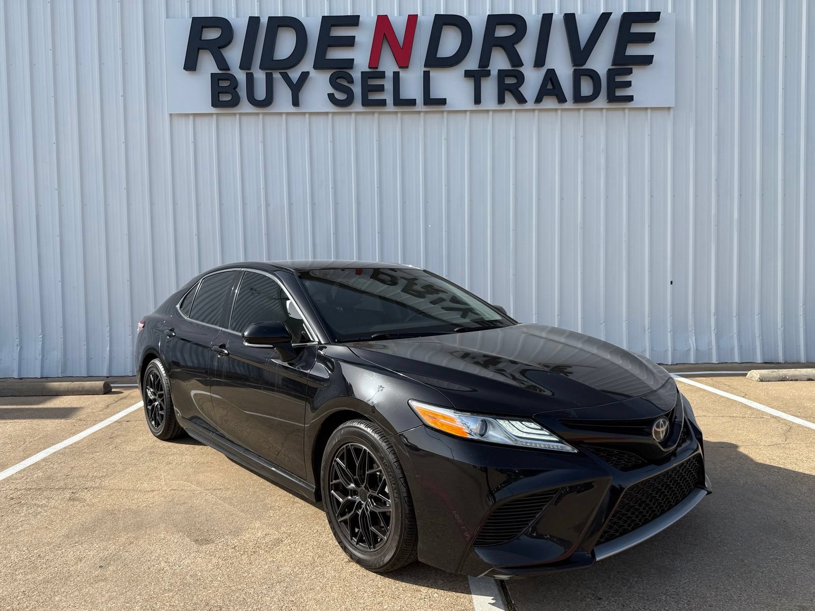 Used 2020 Toyota Camry XSE w/ Carpet Mat Package FWD image 9