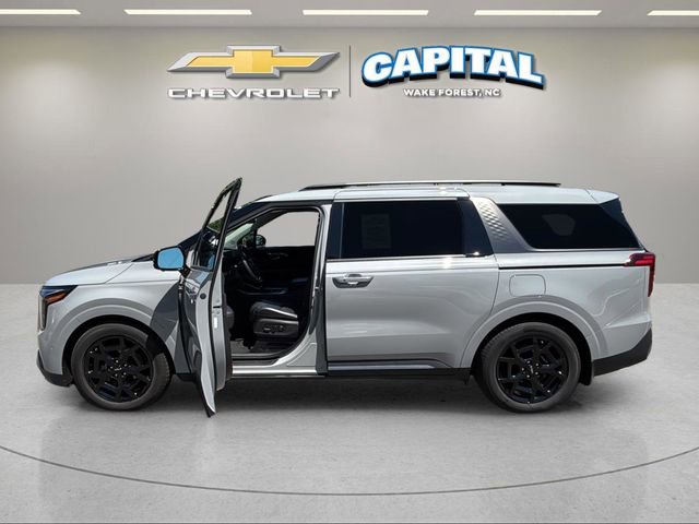 Used 2025 Kia Carnival SX Prestige FWD image 2