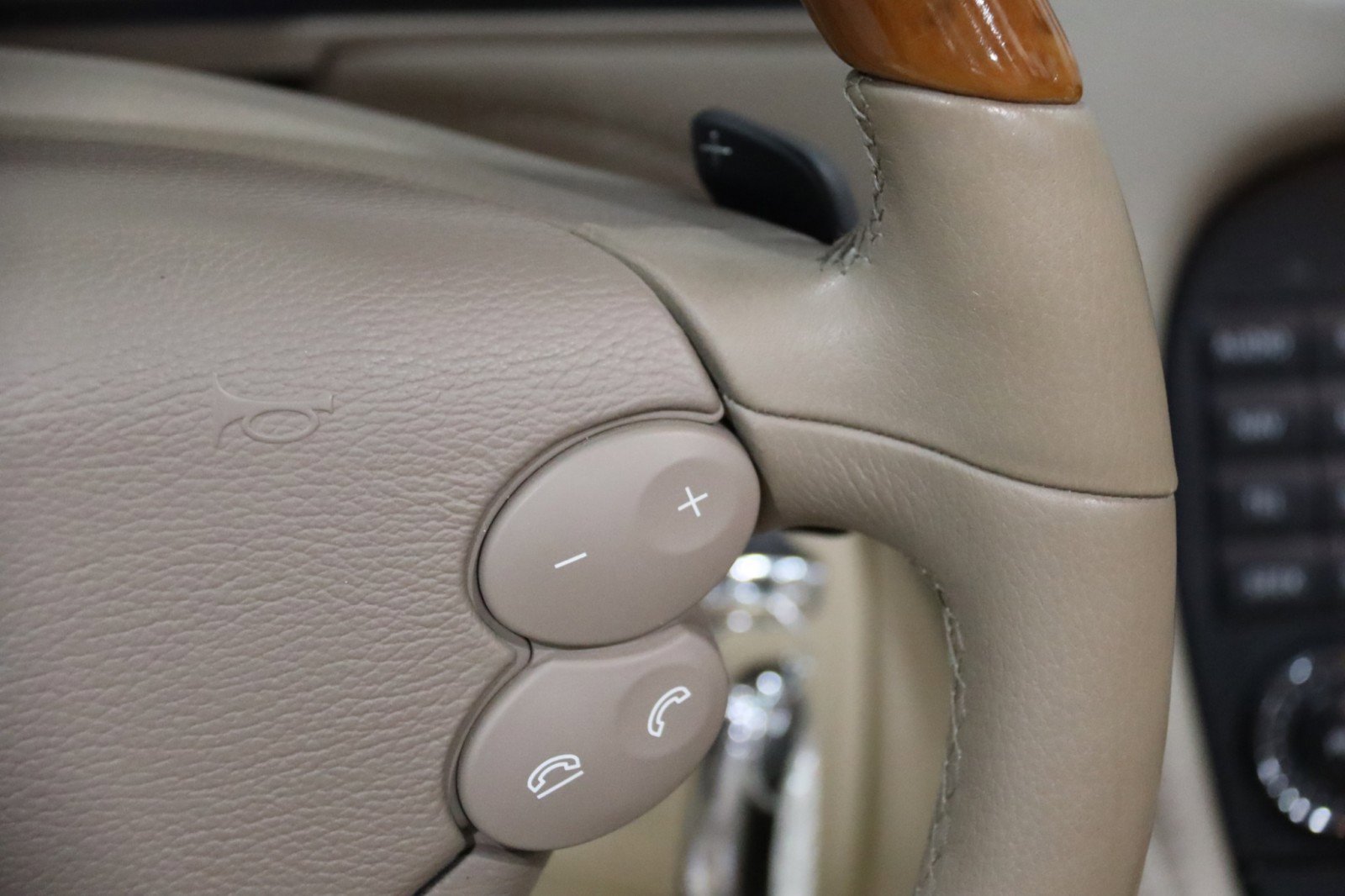 Used 2007 Mercedes-Benz SL 550 image 47