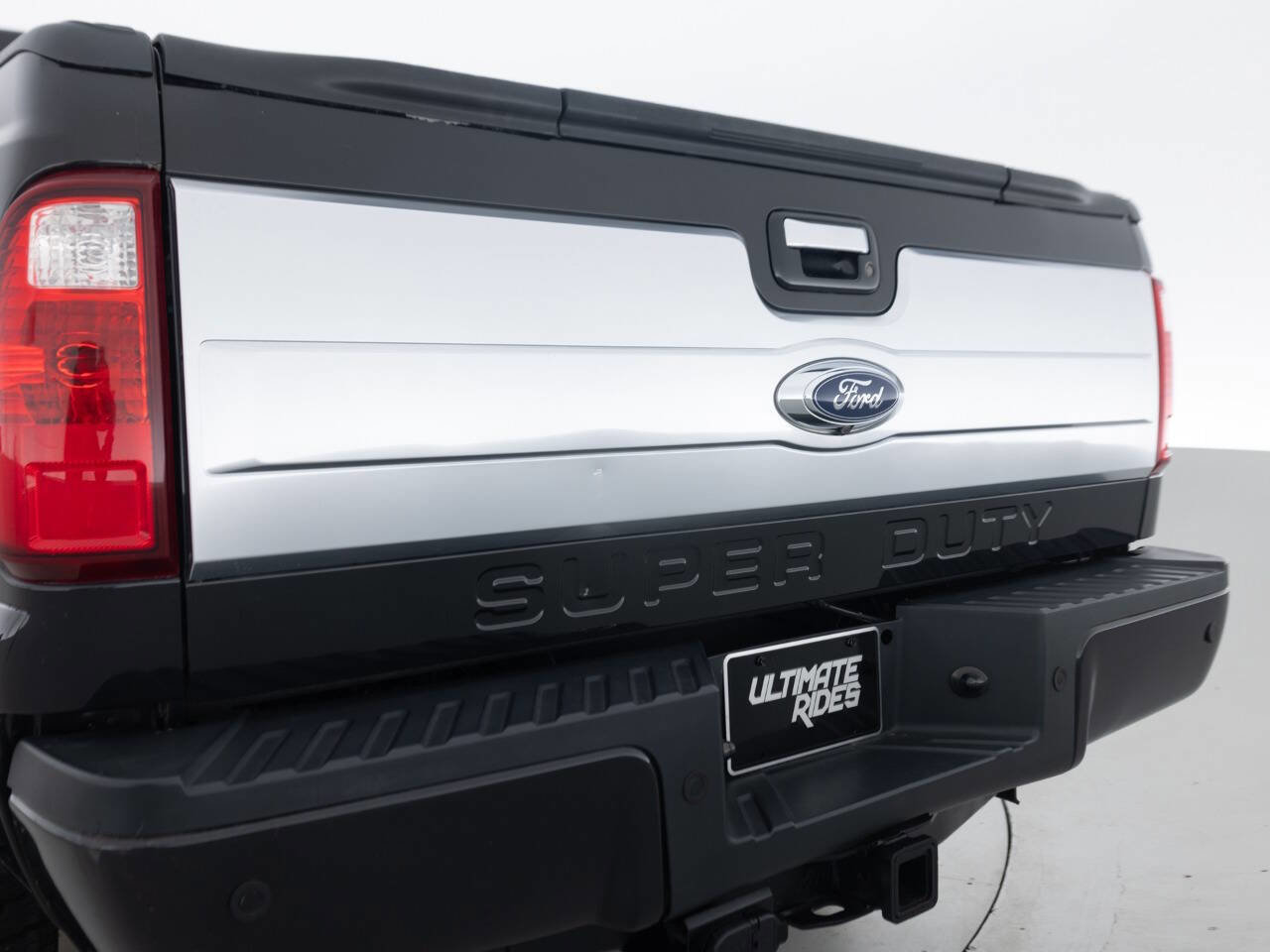 Used 2015 Ford F250 Platinum w/ FX4 Off-Road Package AWD/4WD image 17