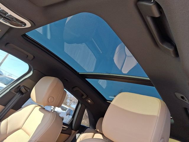 Used 2023 Porsche Macan T image 16