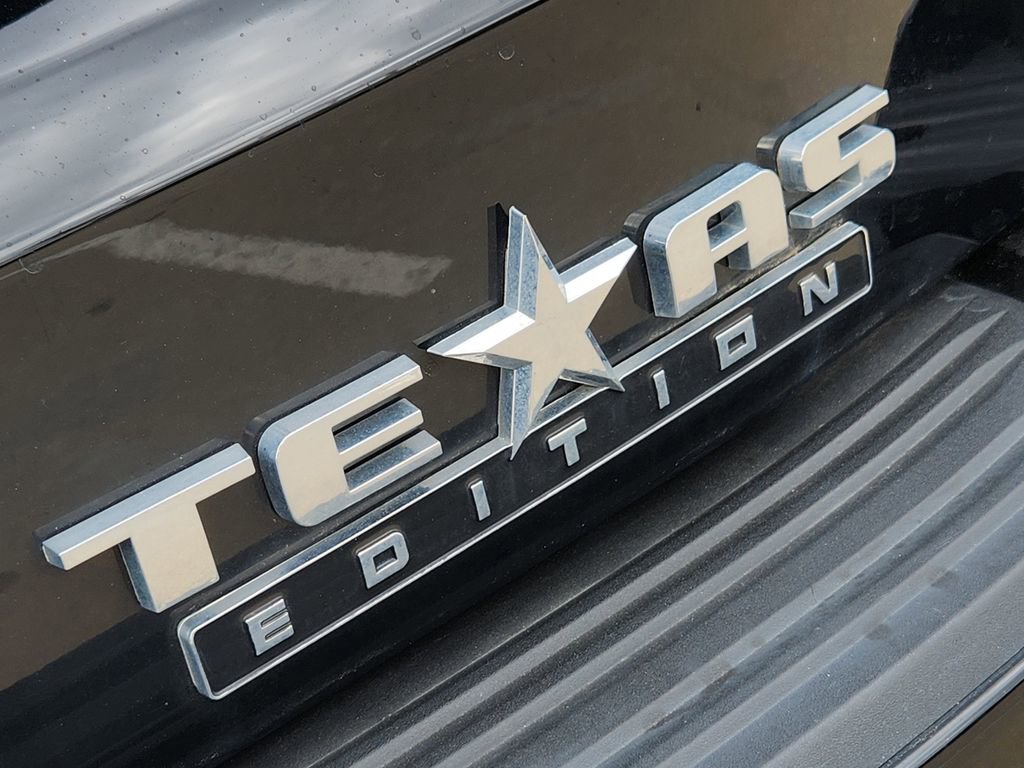 Used 2023 Chevrolet Tahoe LT w/ Luxury Package AWD/4WD image 14