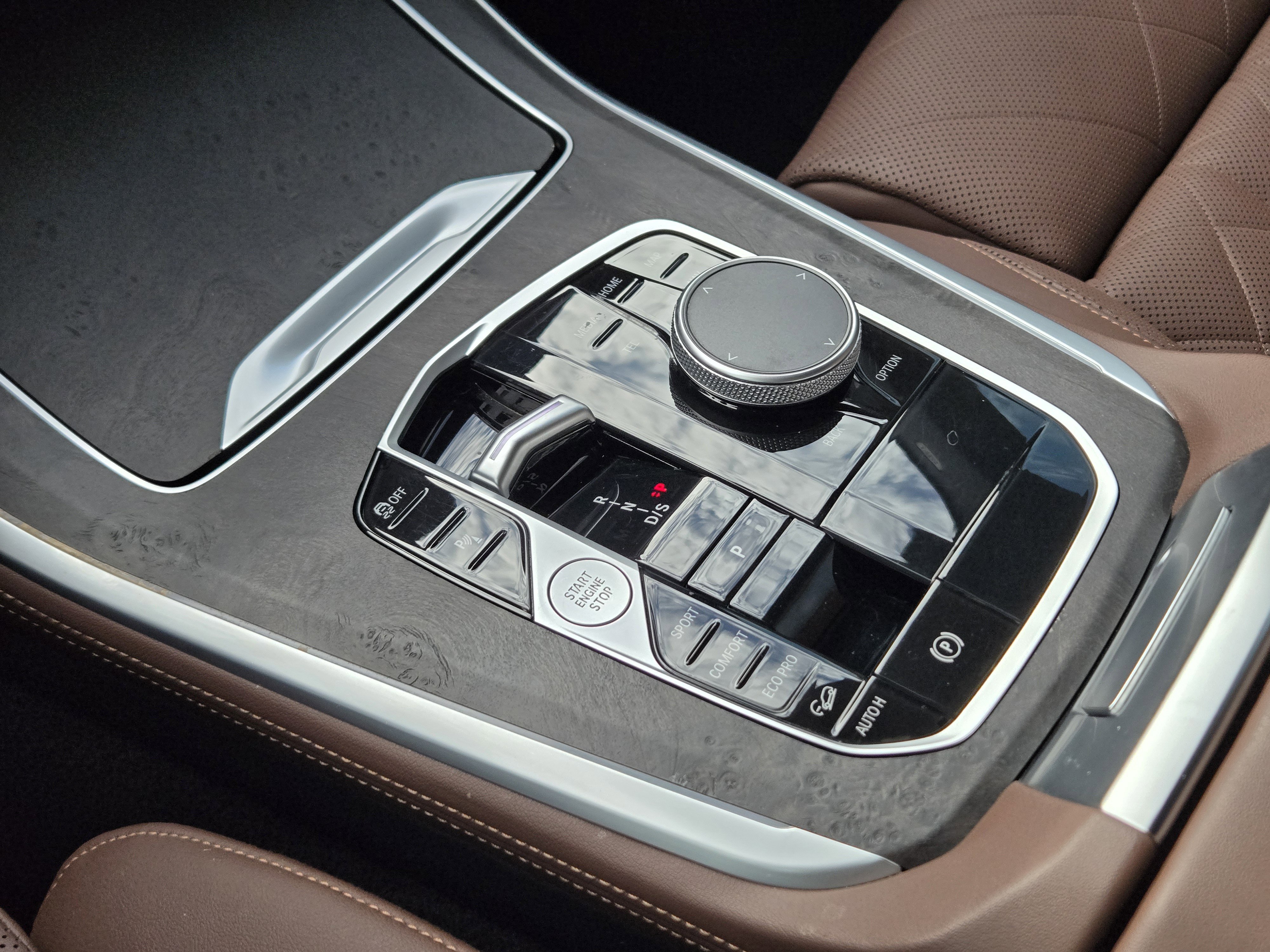 Used 2024 BMW X5 xDrive40i w/ M Sport Package image 28