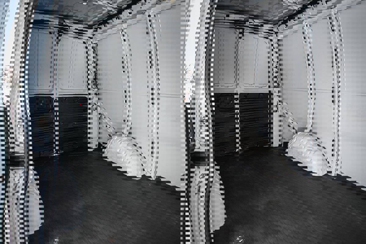 Used 2022 GMC Savana 2500 image 6