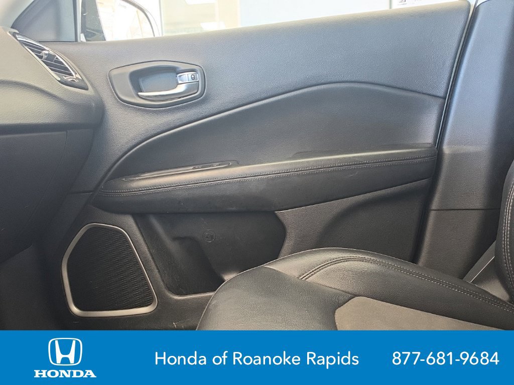 Used 2019 Jeep Compass Latitude AWD/4WD image 13