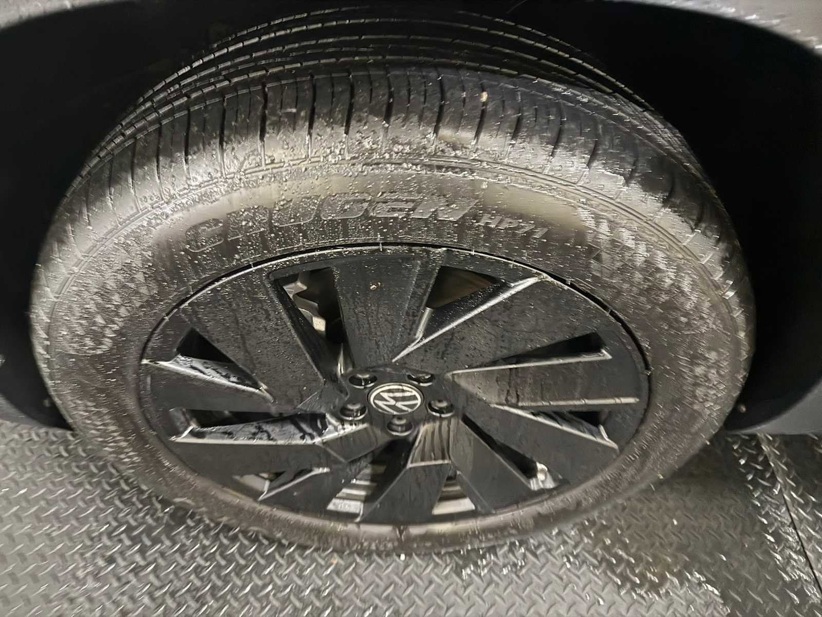 Certified 2025 Volkswagen Atlas SE image 8